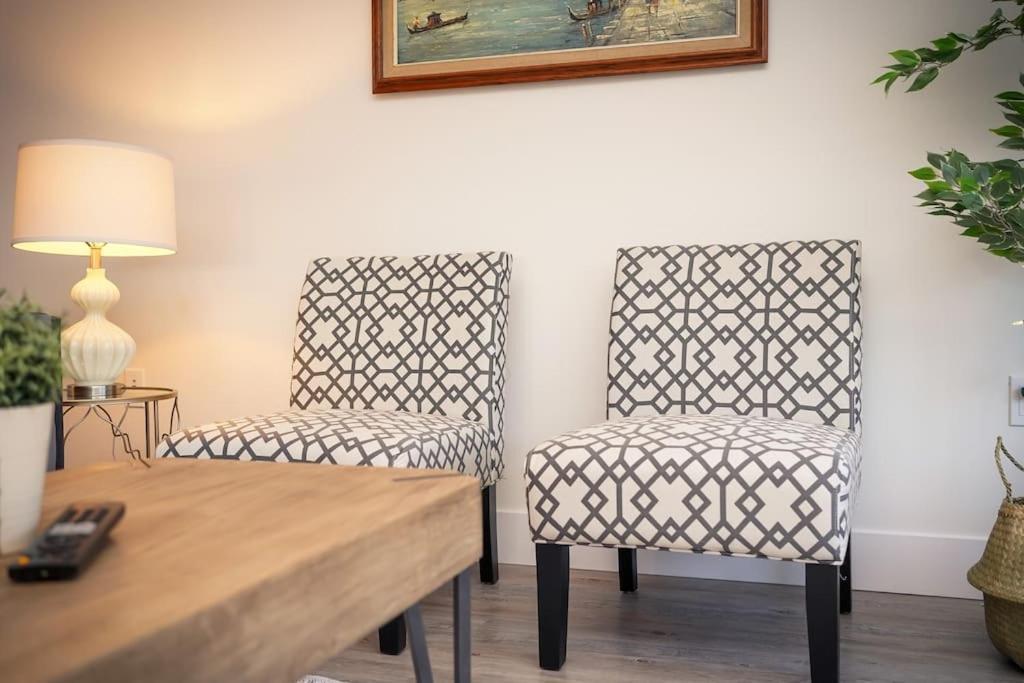 هاليفاكس Luxurious Modern 2Br Condo Sleeps 5 Coffee, Ac, Wifi المظهر الخارجي الصورة