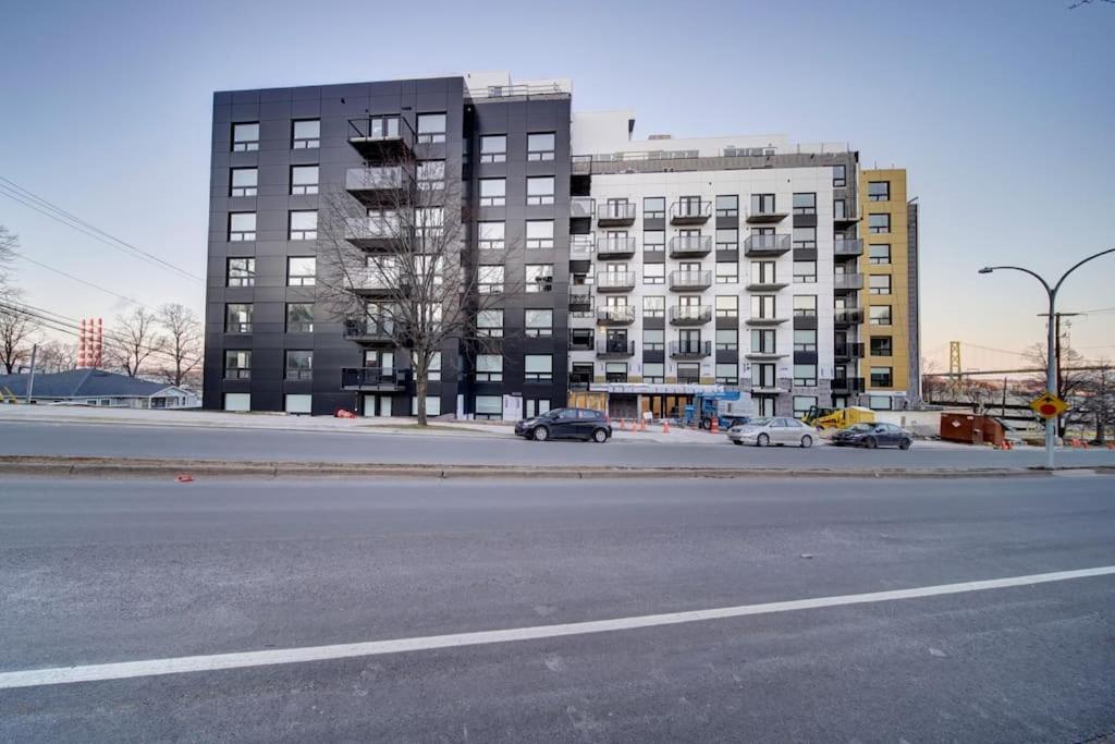 هاليفاكس Luxurious Modern 2Br Condo Sleeps 5 Coffee, Ac, Wifi المظهر الخارجي الصورة